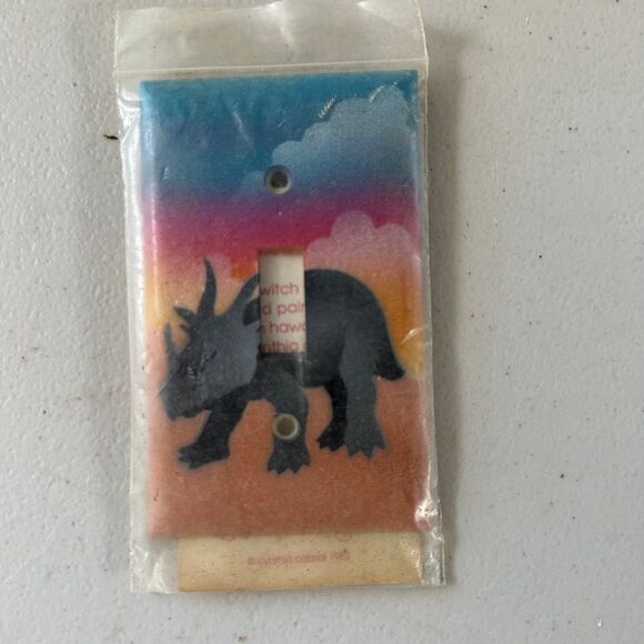 New Phantasma Custom Hand Spray Painted Rainbow Rhinoceros Light Switch Plate - Picture 1 of 2